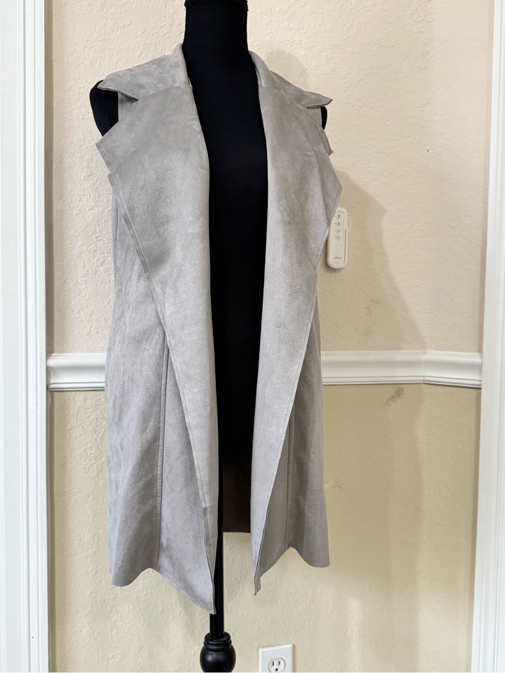 NWT Light Gray Faux Suede Sleeveless Longline Trench Vest - Picture 4 of 10